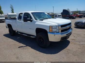 Salvage Chevrolet Silverado 2500