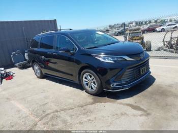  Salvage Toyota Sienna