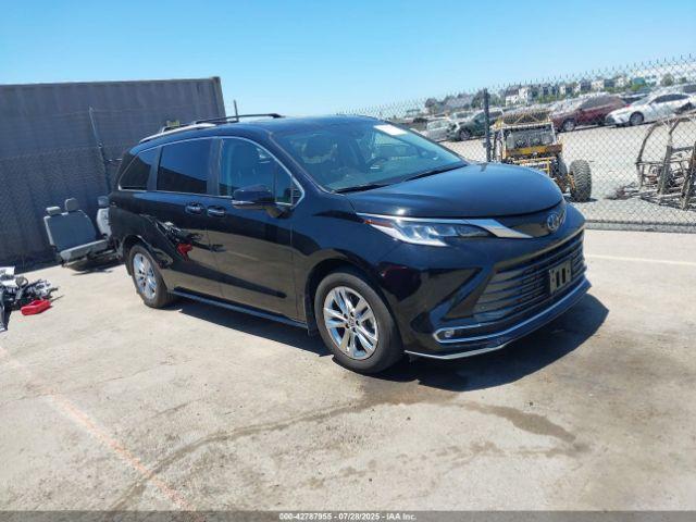  Salvage Toyota Sienna