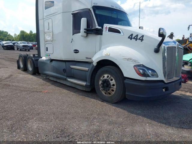  Salvage Kenworth T680