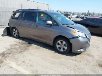  Salvage Toyota Sienna