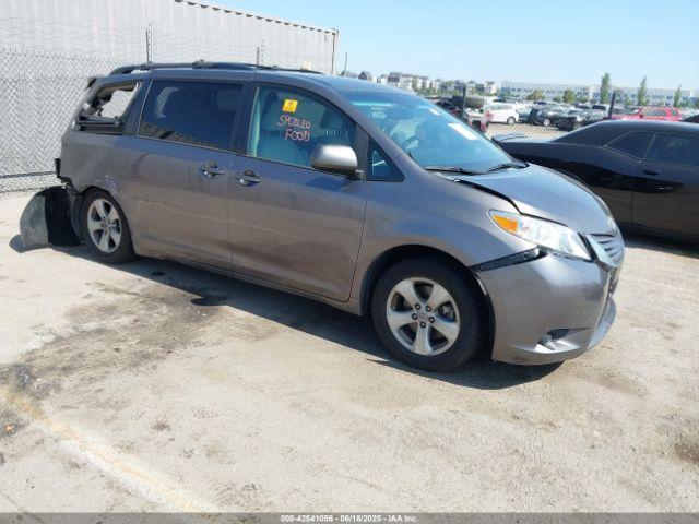  Salvage Toyota Sienna