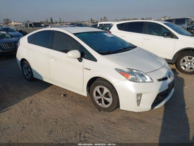  Salvage Toyota Prius