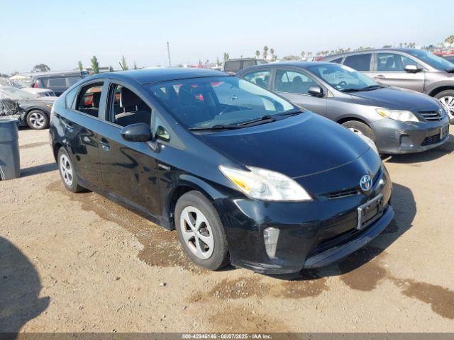  Salvage Toyota Prius