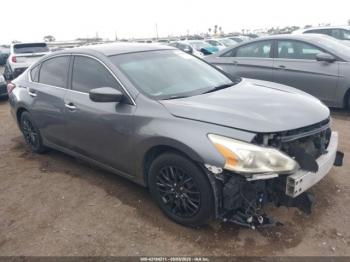  Salvage Nissan Altima