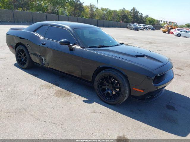  Salvage Dodge Challenger