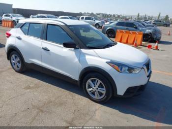 Salvage Nissan Kicks
