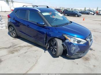  Salvage Nissan Kicks