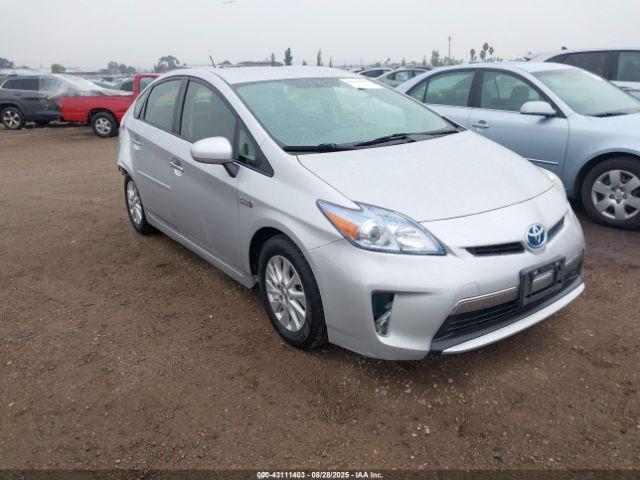  Salvage Toyota Prius