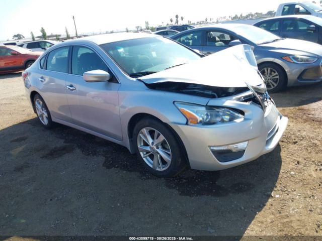  Salvage Nissan Altima