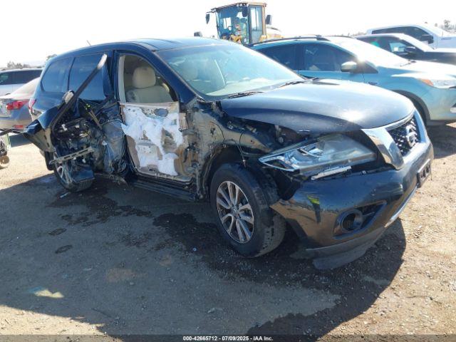  Salvage Nissan Pathfinder