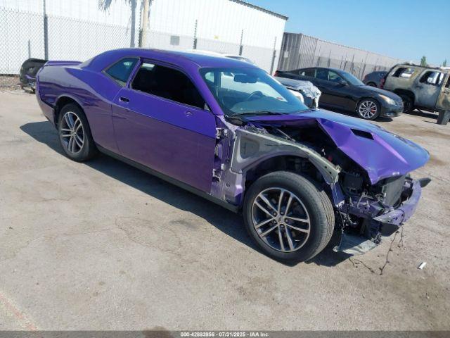  Salvage Dodge Challenger