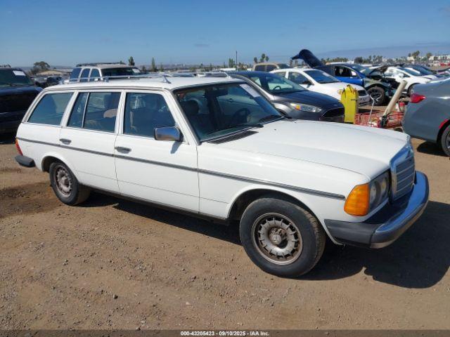  Salvage Mercedes-Benz 300