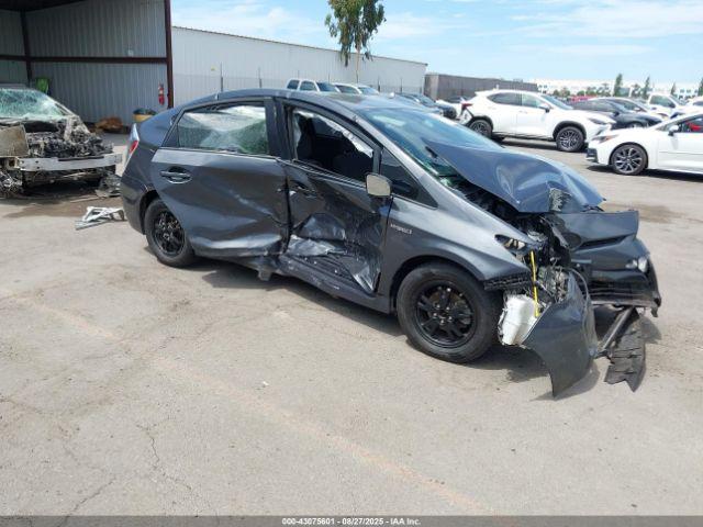  Salvage Toyota Prius
