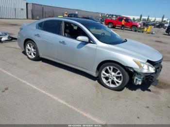  Salvage Nissan Maxima