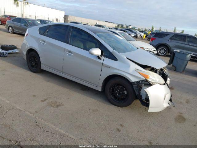  Salvage Toyota Prius