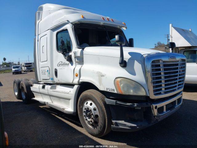 Salvage Freightliner Cascadia 125