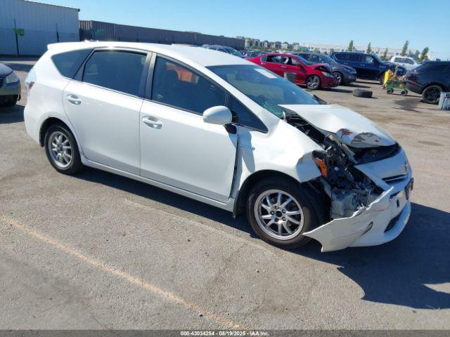  Salvage Toyota Prius v