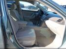 Toyota Camry Le Image 9
