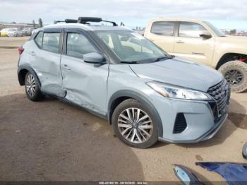  Salvage Nissan Kicks