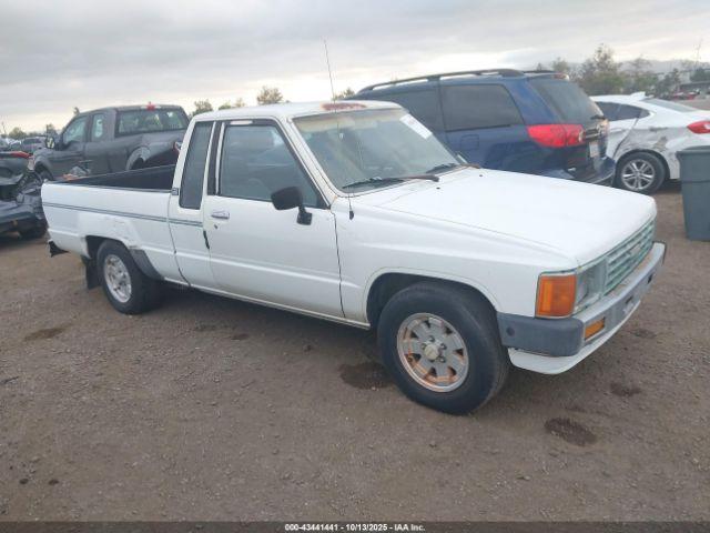  Salvage Toyota Pickup
