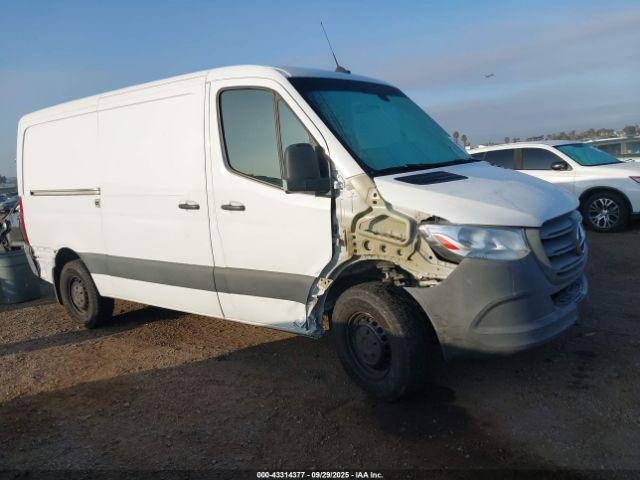  Salvage Mercedes-Benz Sprinter 2500