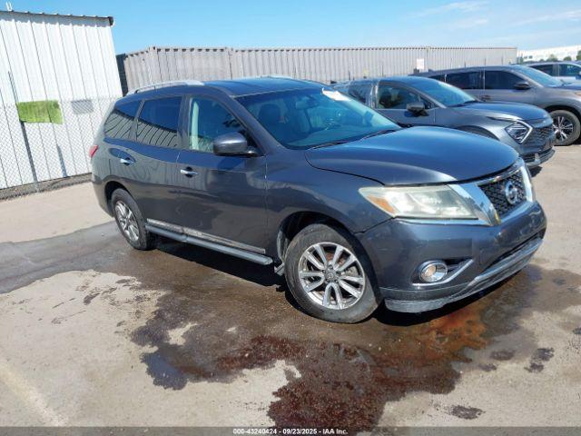  Salvage Nissan Pathfinder