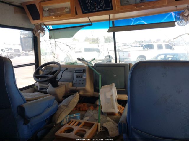 Chevrolet P30 Image 4