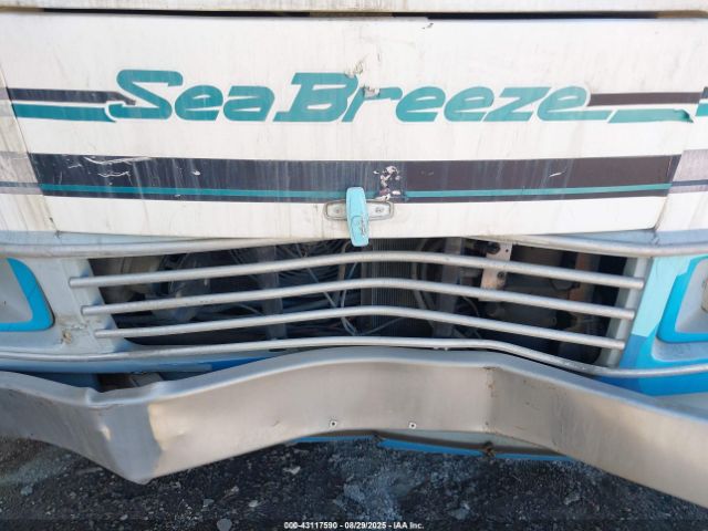 Chevrolet P30 Image 9