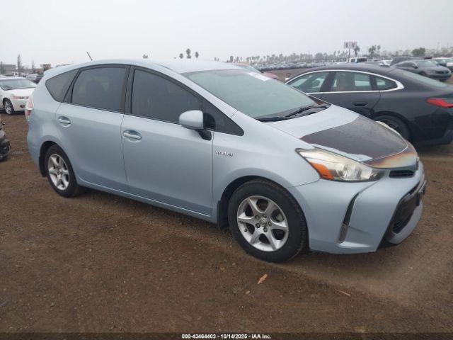  Salvage Toyota Prius v