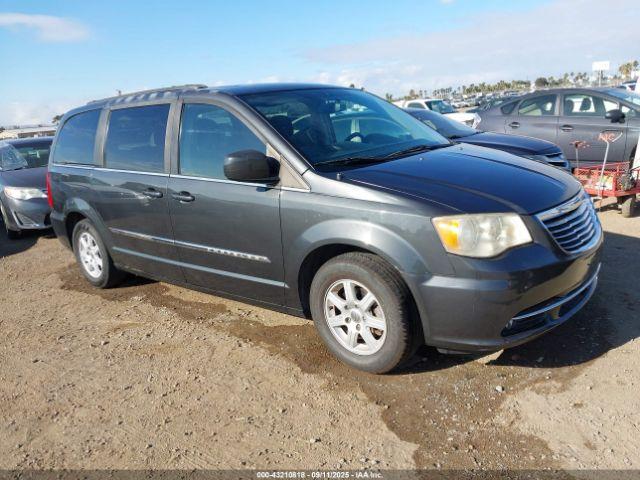  Salvage Chrysler Town & Country