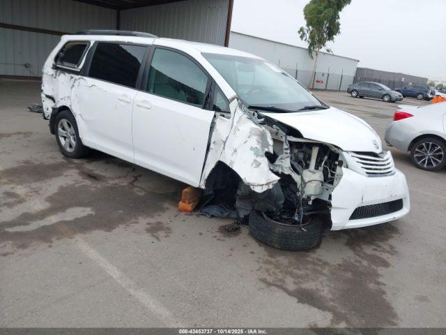  Salvage Toyota Sienna