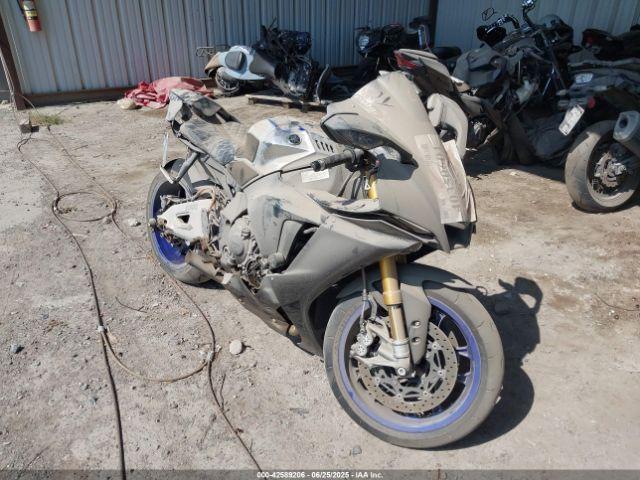  Salvage Yamaha Yzfr1m