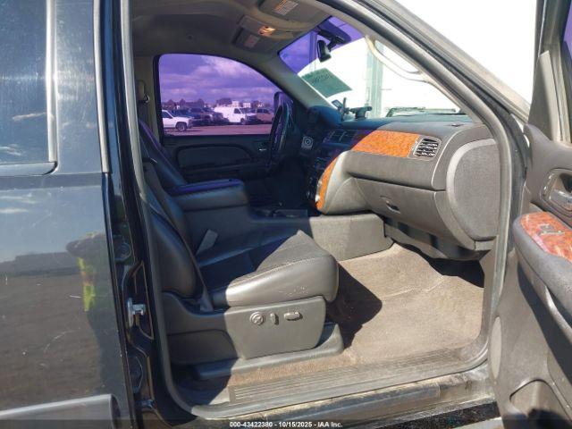 Chevrolet Silverado 3500 Ltz Image 3