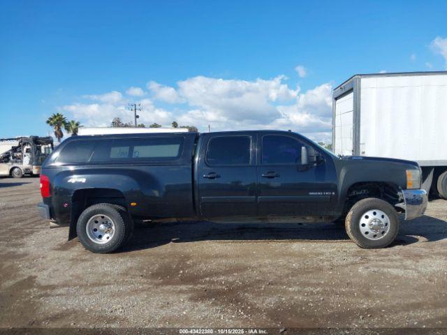 Chevrolet Silverado 3500 Ltz Image 9