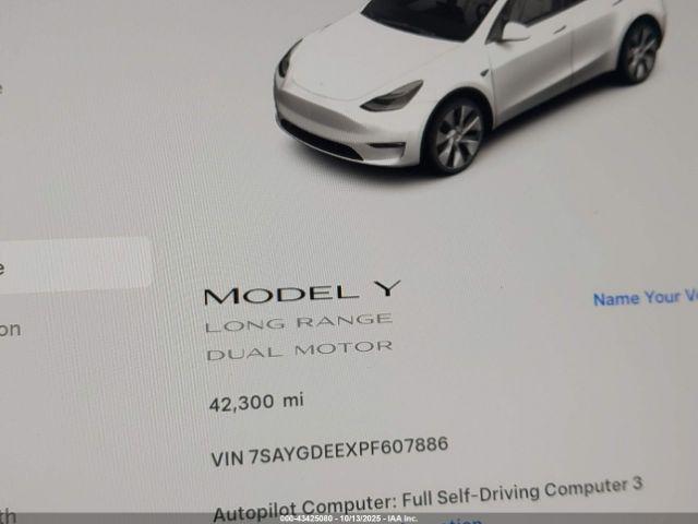 Tesla Model Y Image 14