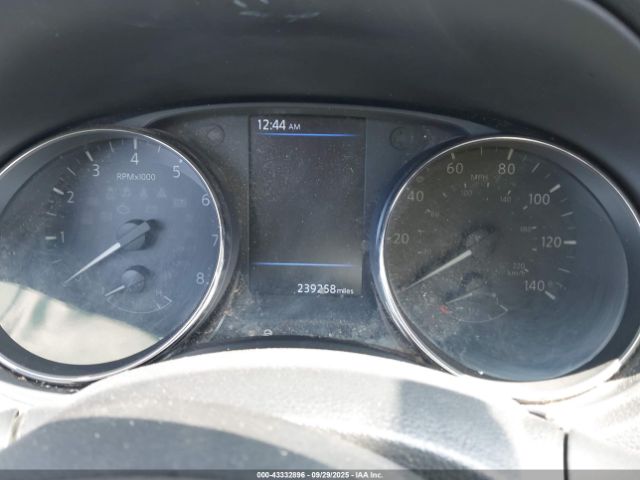 Nissan Rogue S Image 8