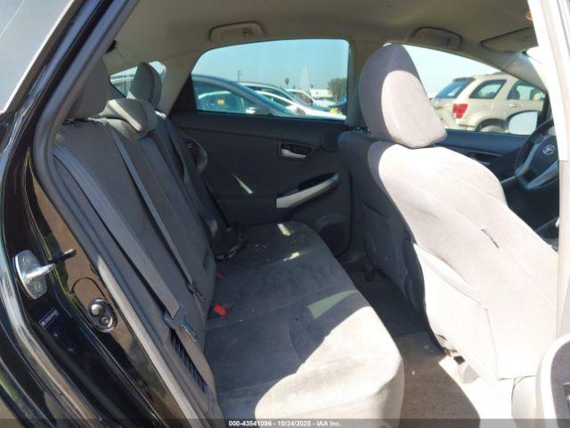 Toyota Prius Iii Image 11