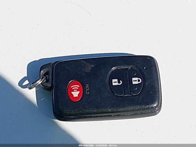 Toyota Prius Iii Image 17