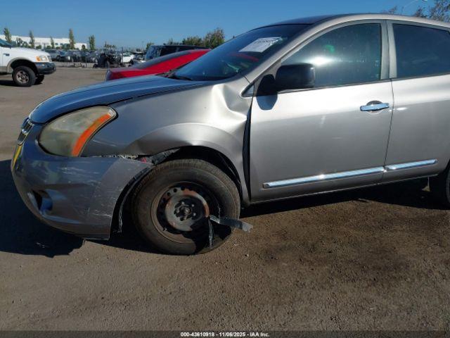 Nissan Rogue S Image 3