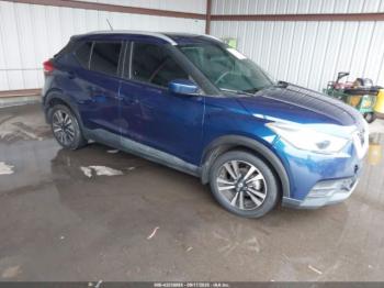  Salvage Nissan Kicks