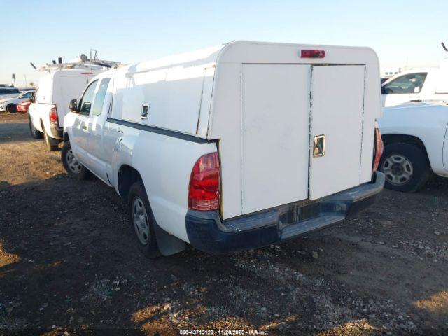 Toyota Tacoma Image 2