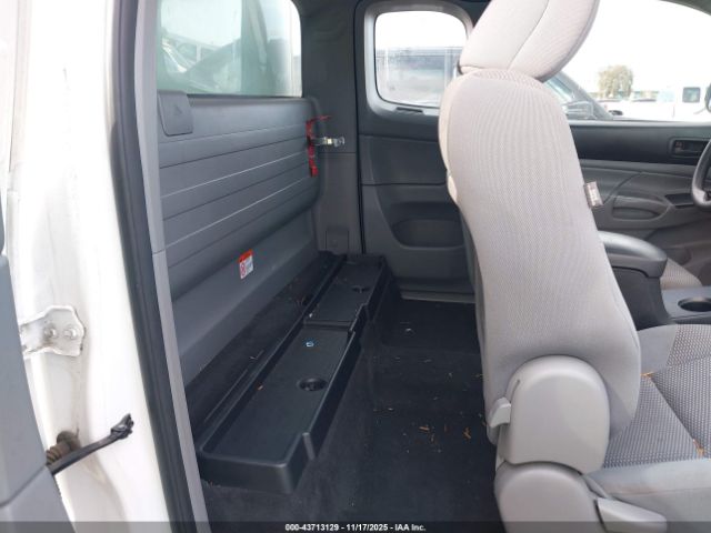 Toyota Tacoma Image 5