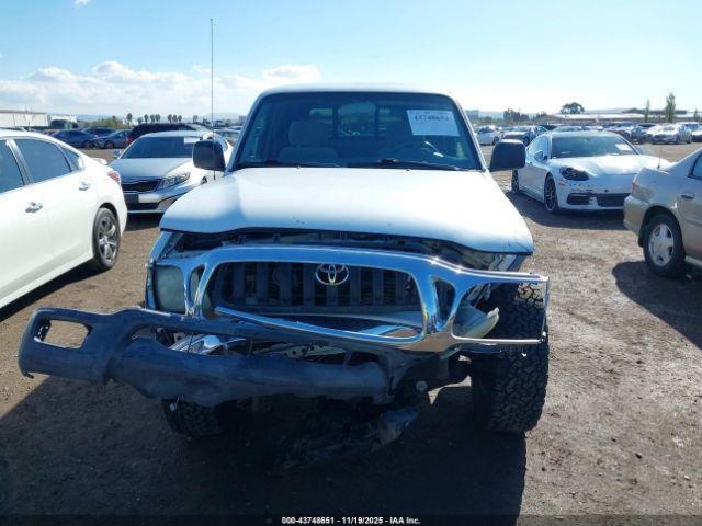 Toyota Tacoma Base V6 Image 9