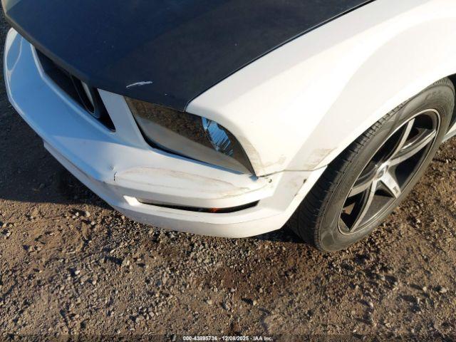 Ford Mustang Image 5