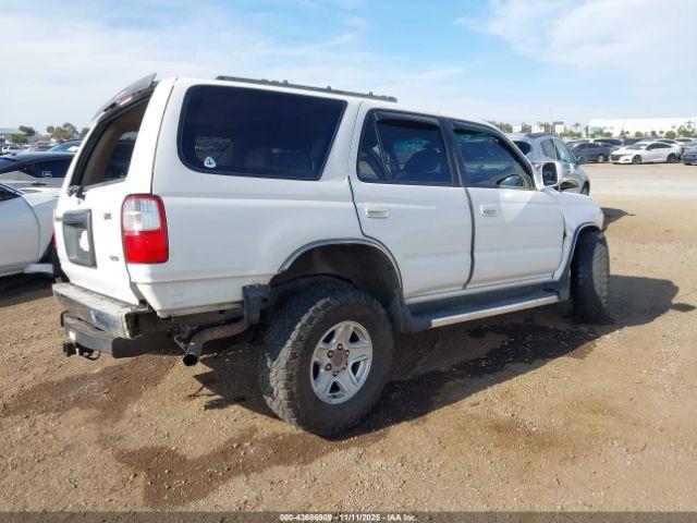 Toyota 4Runner Sr5 V6 Image 6