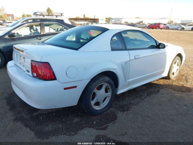 Ford Mustang Image 9