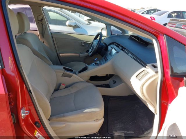 Toyota Prius Two Image 8