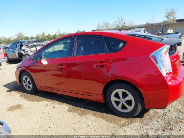 Toyota Prius Two Image 16