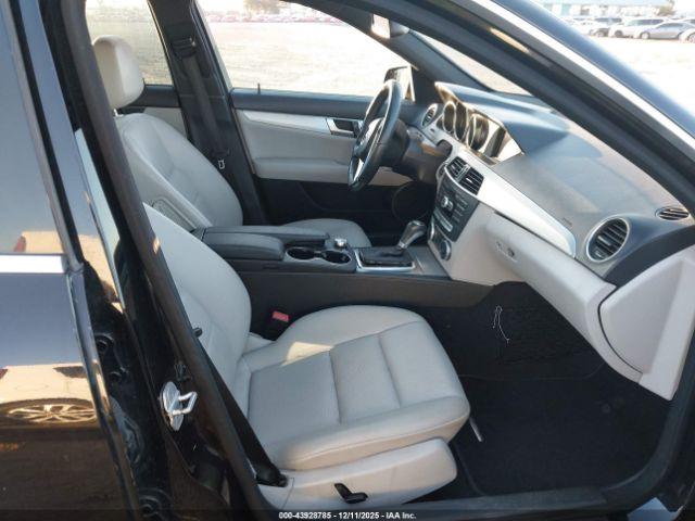 Mercedes-Benz C-Class Image 8